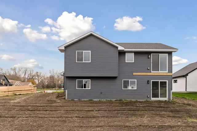 $329,900 | 1629 Mallard Avenue, Baldwin, WI 54002