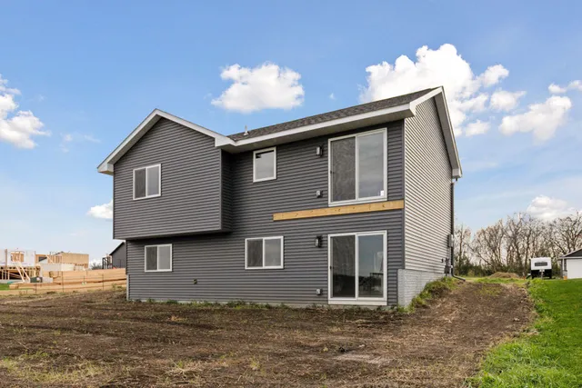 $329,900 | 1629 Mallard Avenue, Baldwin, WI 54002