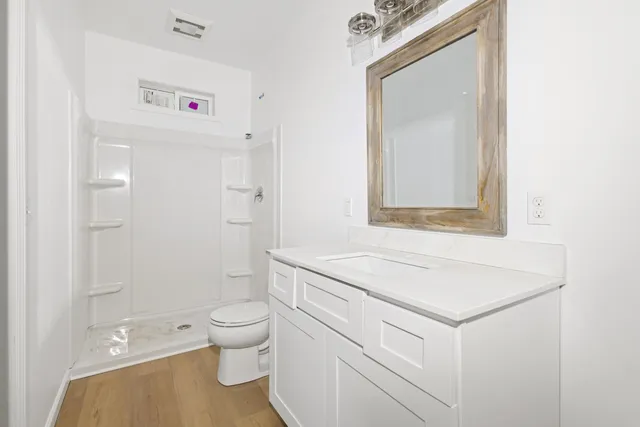 $234,900 | 410 G Avenue West, Kalamazoo, MI 49004