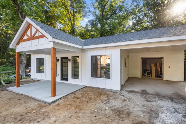 $234,900 | 410 G Avenue West, Kalamazoo, MI 49004