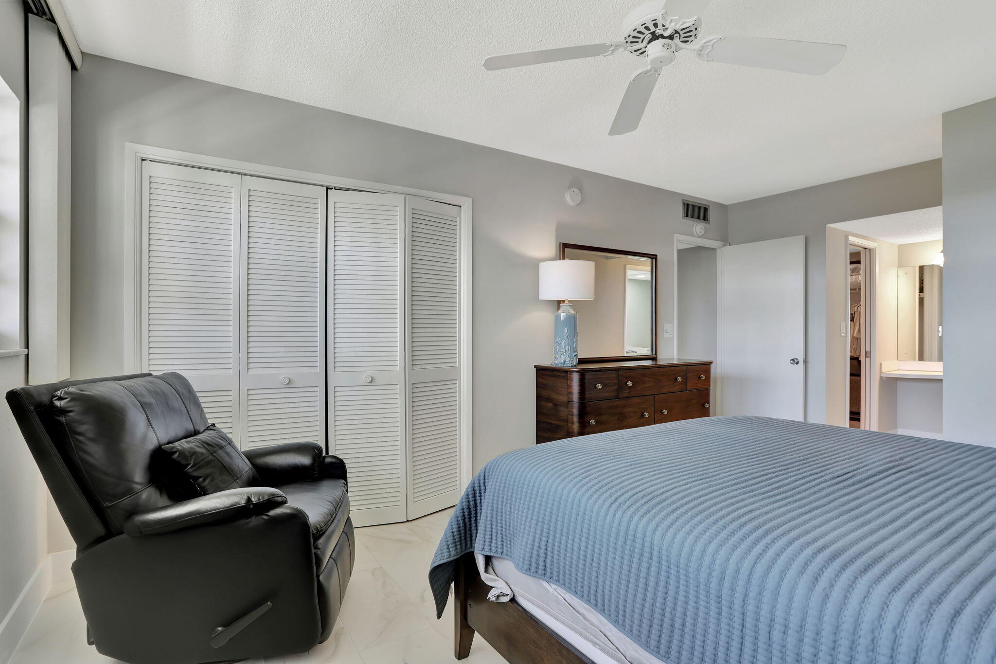 575 Oaks Lane, Unit 703 Pompano Beach, FL 33069 - Photo 15 of 34 17-web-or-mls-001L1405