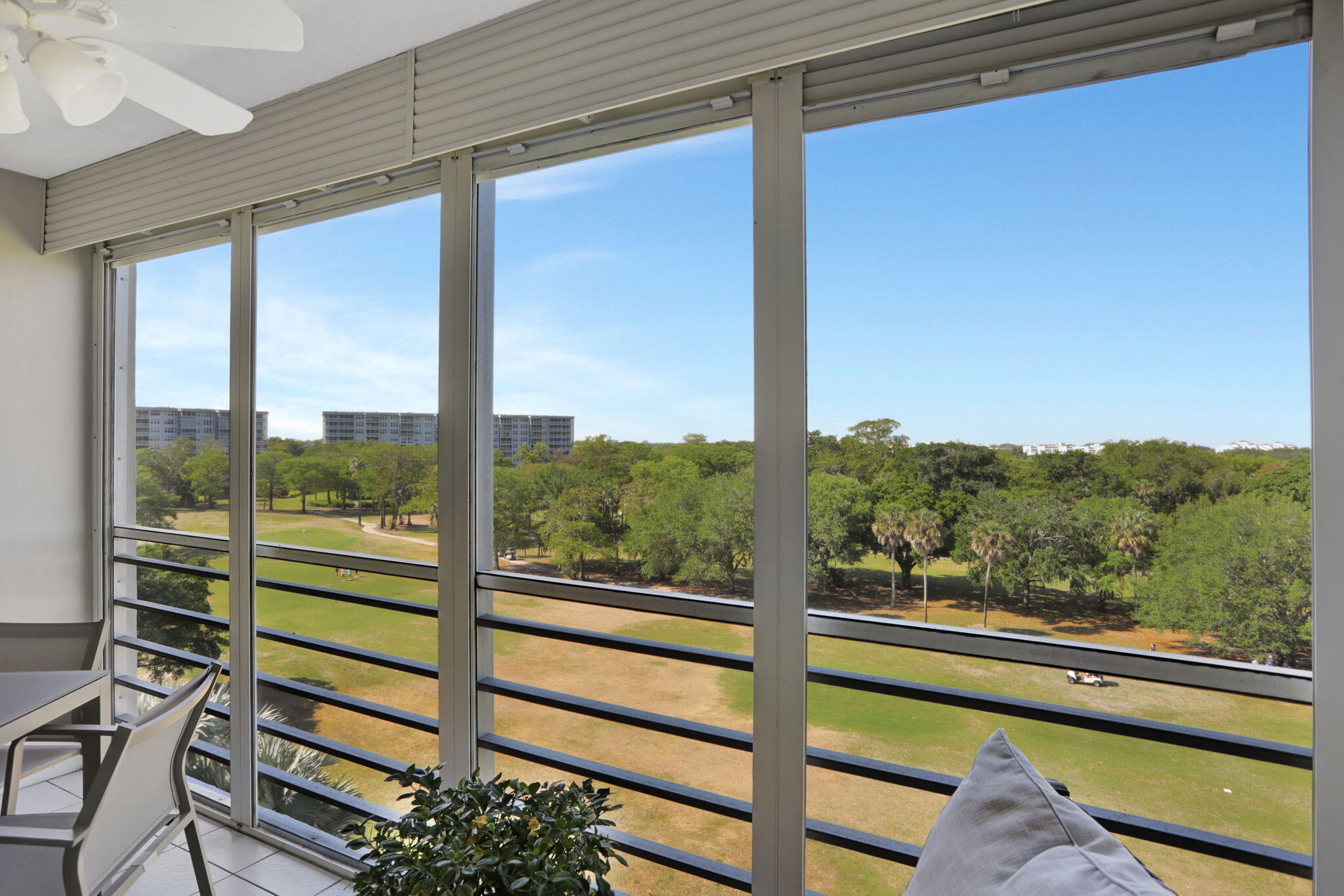 575 Oaks Lane, Unit 703 Pompano Beach, FL 33069 - Photo 29 of 34 23-web-or-mls-001L1435