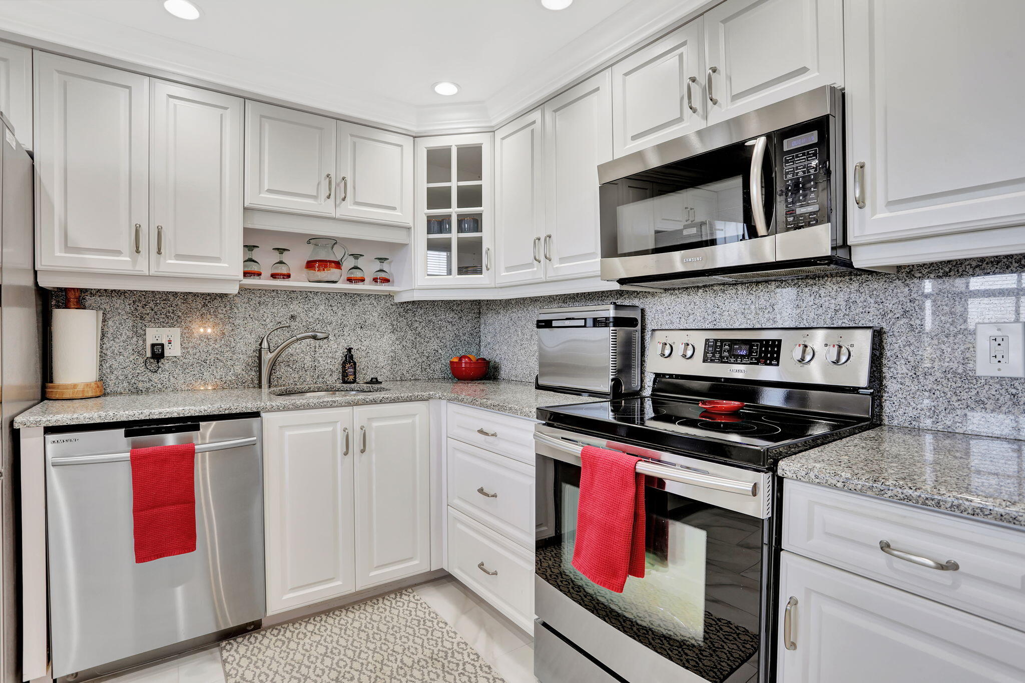 575 Oaks Lane, Unit 703 Pompano Beach, FL 33069 - Photo 3 of 34 4-web-or-mls-001L1340