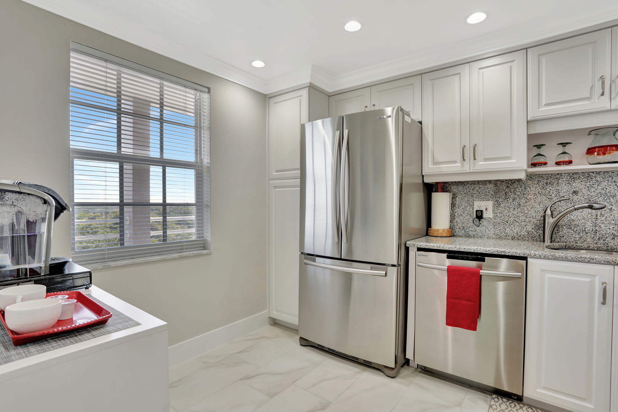 575 Oaks Lane, Unit 703 Pompano Beach, FL 33069 - Photo 4 of 34 3-web-or-mls-001L1335