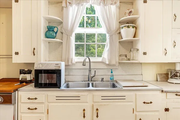 $235,000 | 403 Hoffman Avenue, Bridgeport, AL 35740