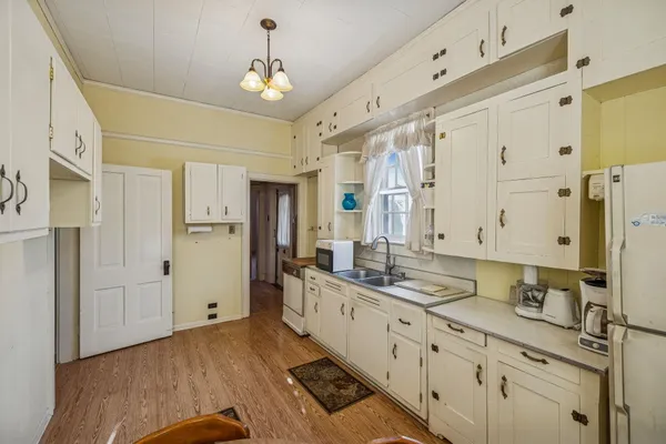 $235,000 | 403 Hoffman Avenue, Bridgeport, AL 35740