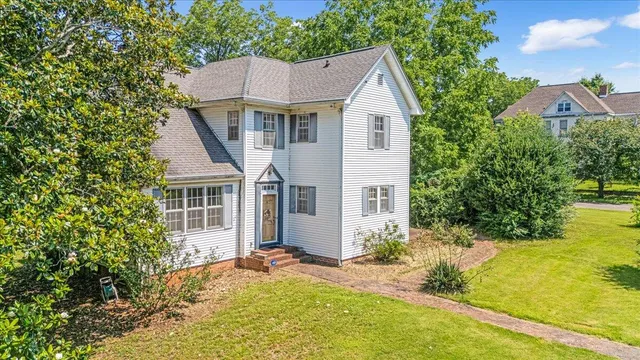 $235,000 | 403 Hoffman Avenue, Bridgeport, AL 35740