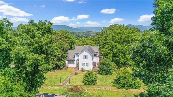 $235,000 | 403 Hoffman Avenue, Bridgeport, AL 35740