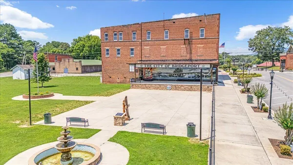 $235,000 | 403 Hoffman Avenue, Bridgeport, AL 35740