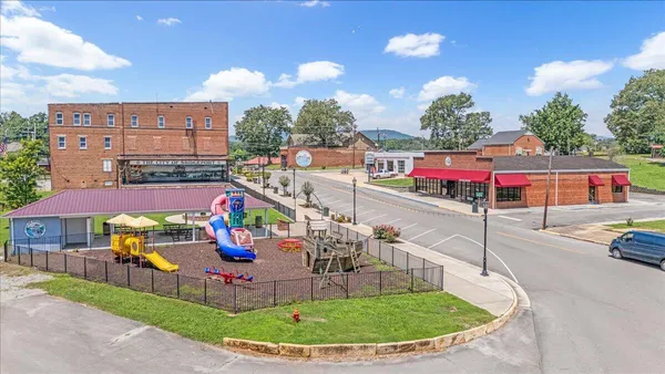 $235,000 | 403 Hoffman Avenue, Bridgeport, AL 35740