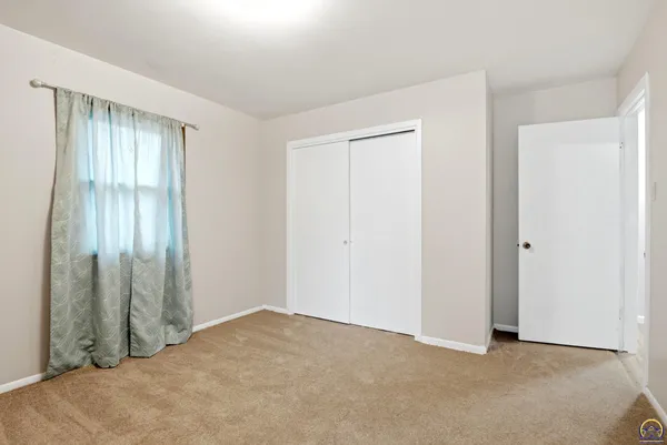 $299,900 | 2210 Southwest 32nd Street, Topeka, KS 66611