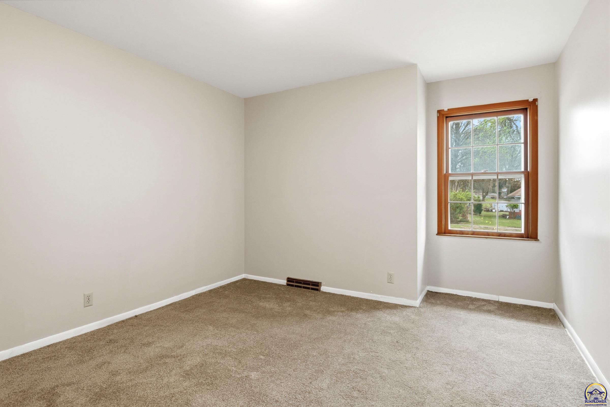 2210 Southwest 32nd Street Topeka, KS 66611 - Photo 18 of 40