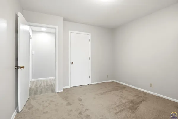 $299,900 | 2210 Southwest 32nd Street, Topeka, KS 66611