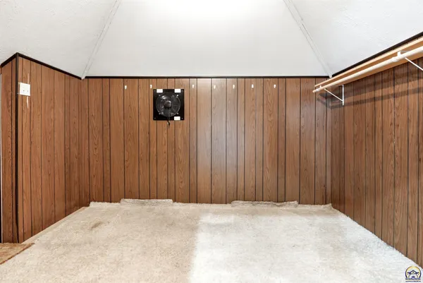$299,900 | 2210 Southwest 32nd Street, Topeka, KS 66611