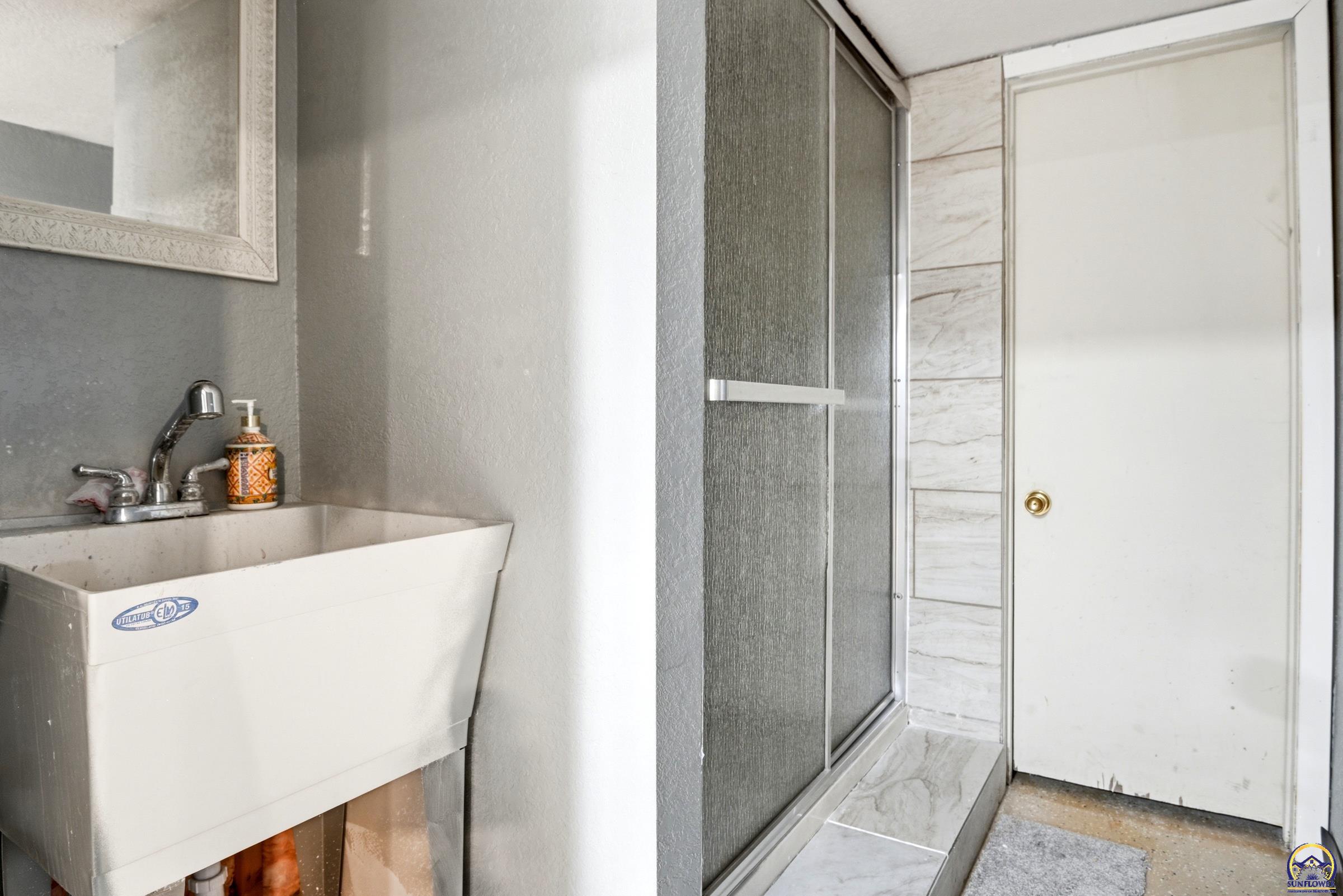 2210 Southwest 32nd Street Topeka, KS 66611 - Photo 28 of 40