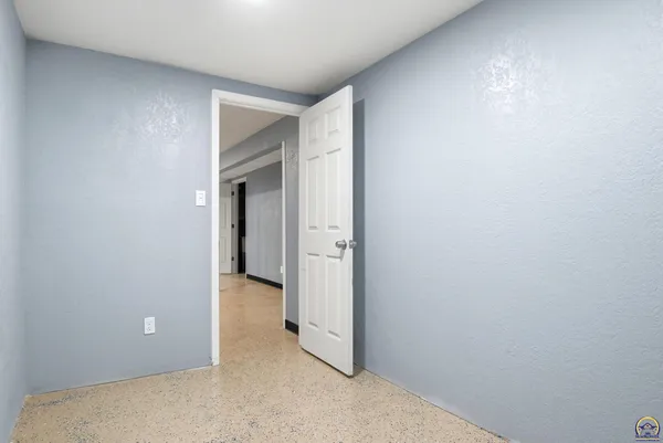 $299,900 | 2210 Southwest 32nd Street, Topeka, KS 66611