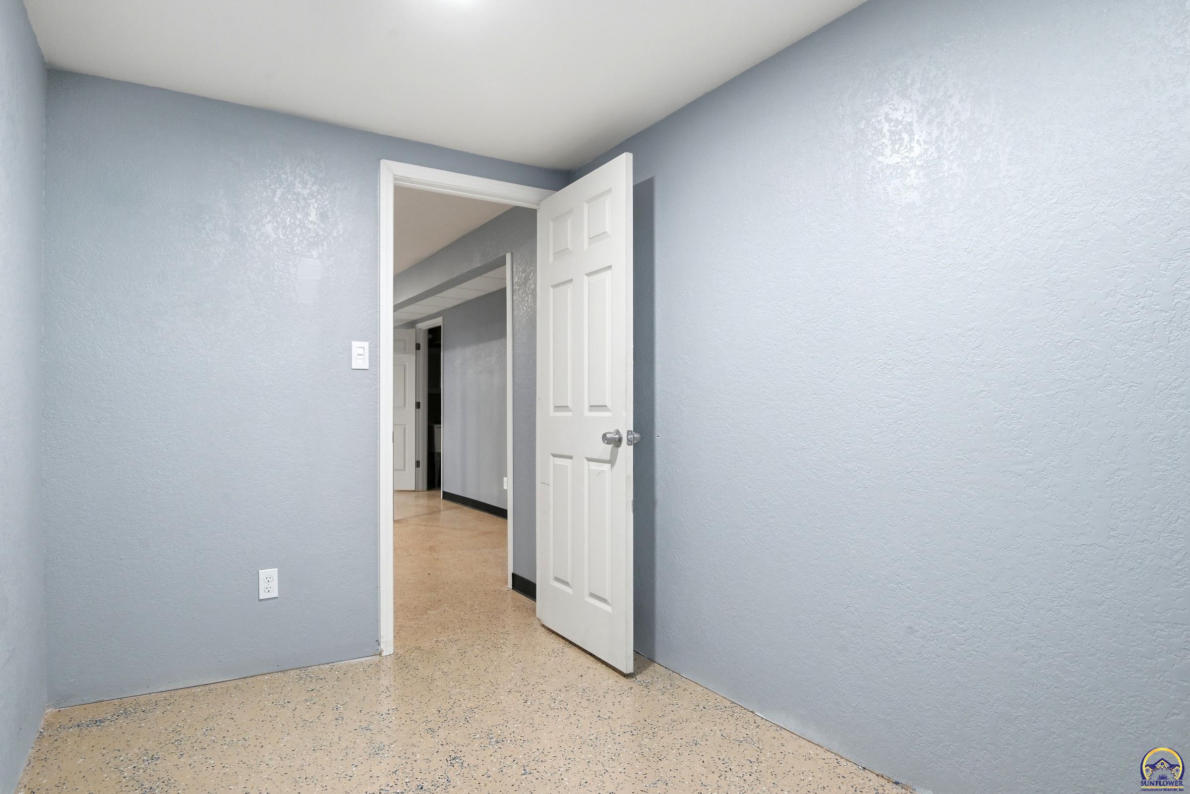 2210 Southwest 32nd Street Topeka, KS 66611 - Photo 36 of 40