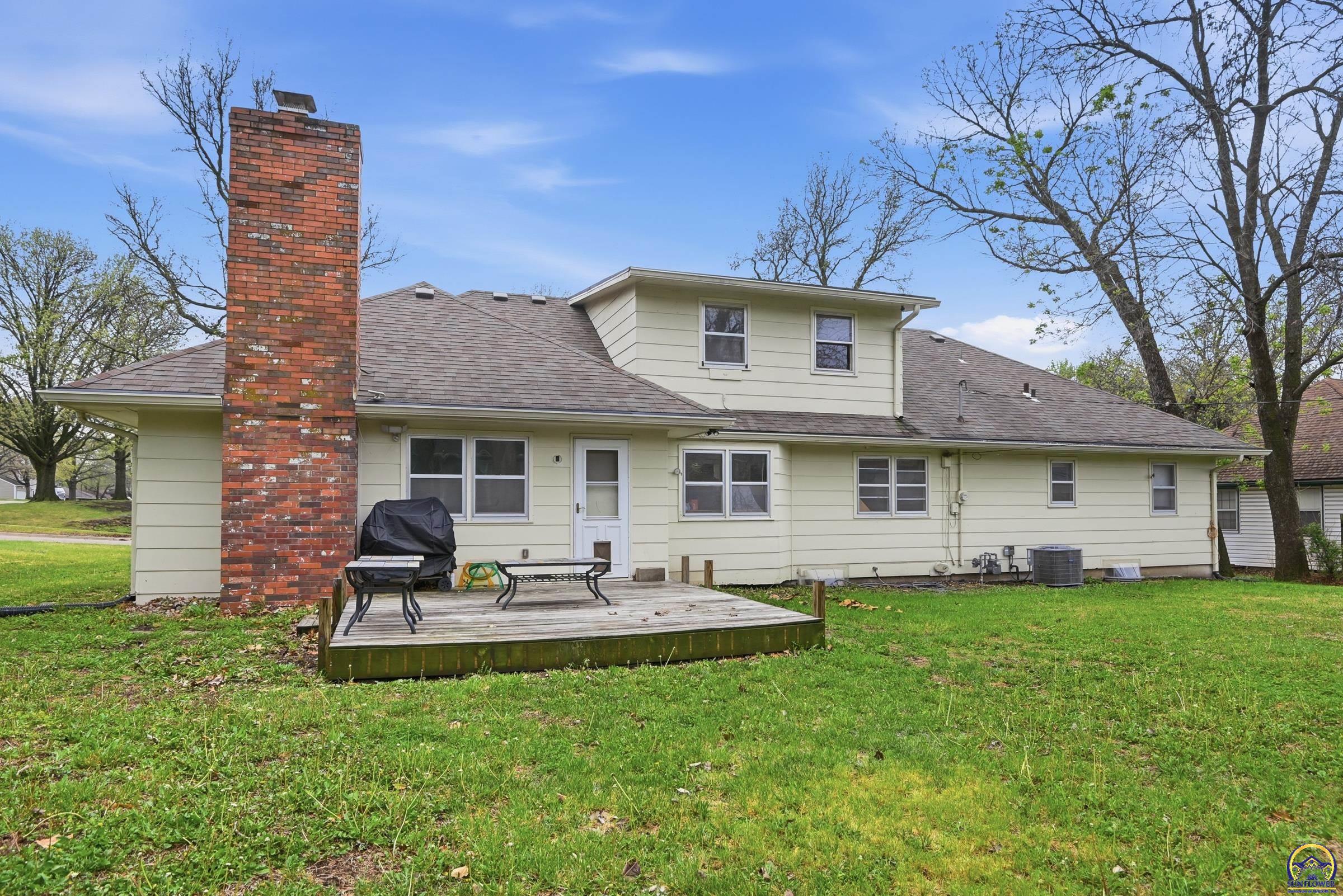 2210 Southwest 32nd Street Topeka, KS 66611 - Photo 37 of 40