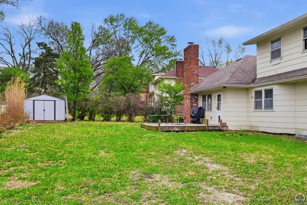 $299,900 | 2210 Southwest 32nd Street, Topeka, KS 66611
