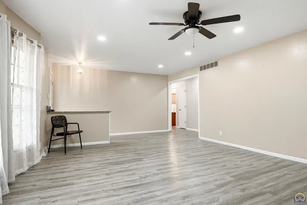 $299,900 | 2210 Southwest 32nd Street, Topeka, KS 66611