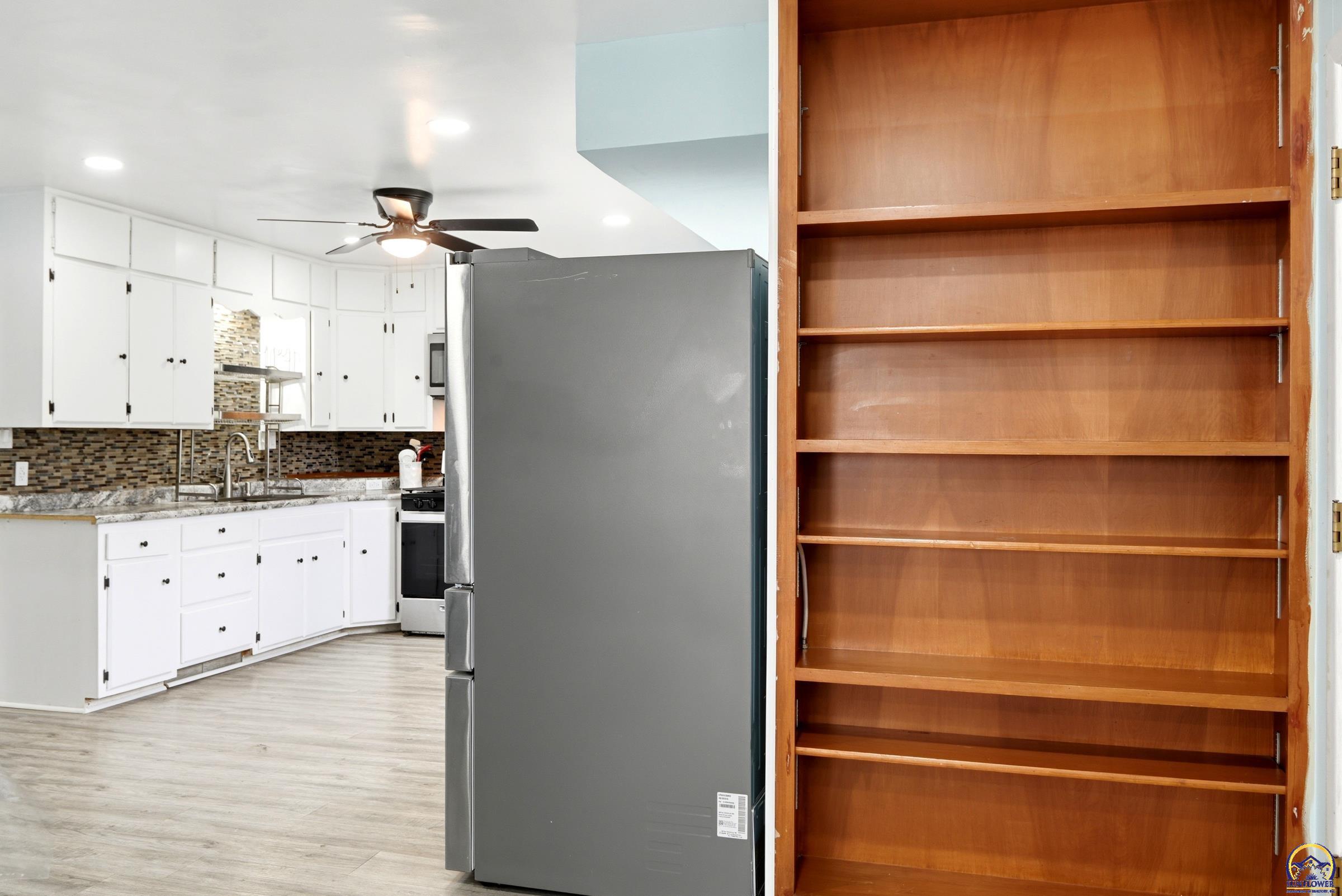 2210 Southwest 32nd Street Topeka, KS 66611 - Photo 9 of 40