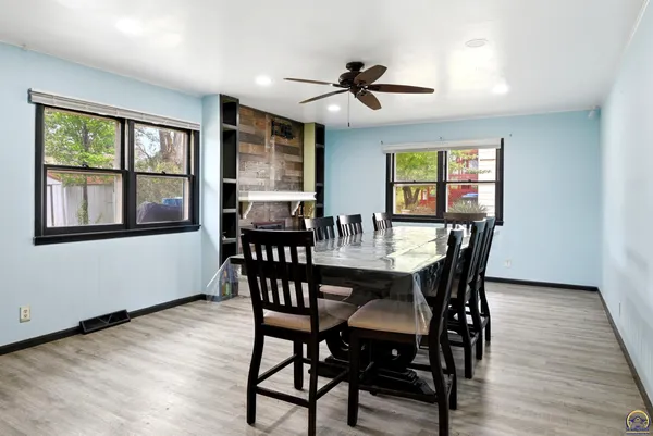 $299,900 | 2210 Southwest 32nd Street, Topeka, KS 66611