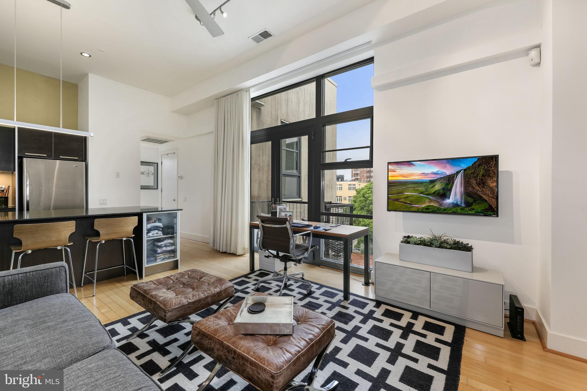 2426 Ontario Road Northwest, Unit 402 Washington, DC 20009 - Photo 4 of 22