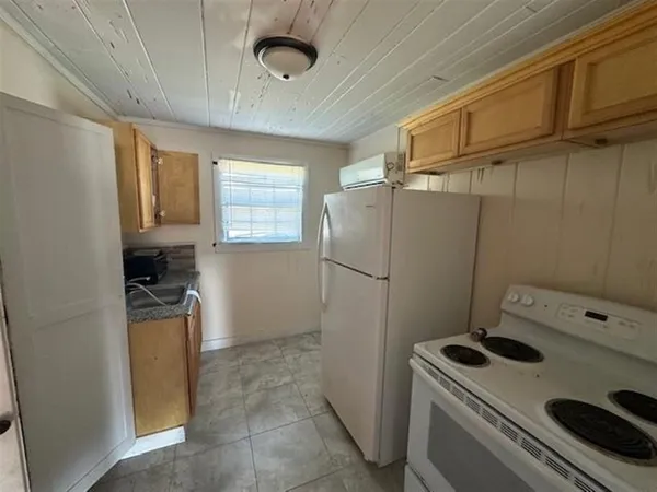 $130,000 | 643 11th Street, Lake Charles, LA 70601