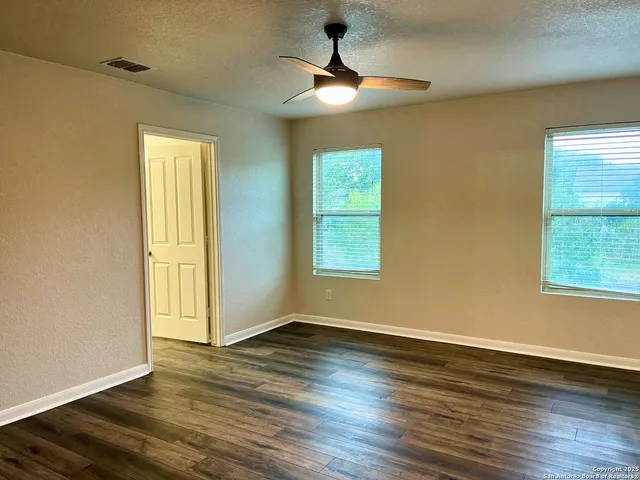 $2,000 | 2127 Muuga Manor, San Antonio, TX 78251