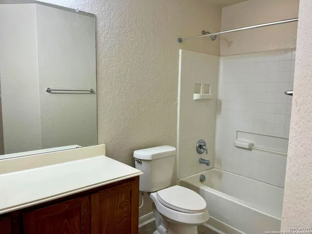 $2,000 | 2127 Muuga Manor, San Antonio, TX 78251