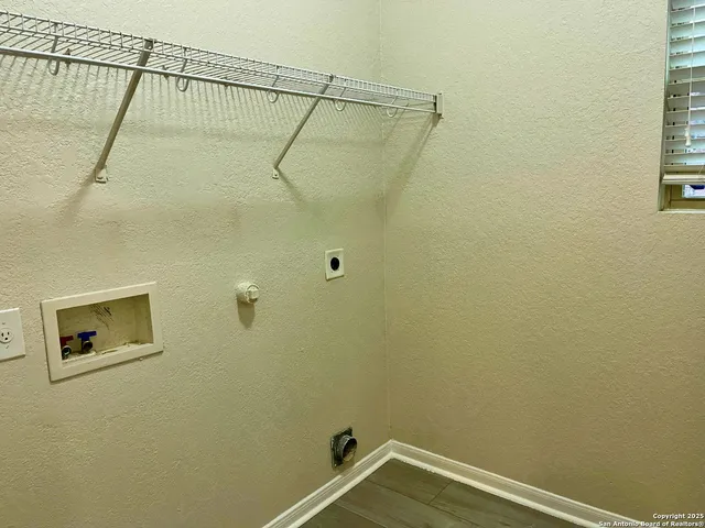 $2,000 | 2127 Muuga Manor, San Antonio, TX 78251