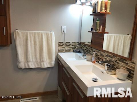 9087 East Hutch Road Mount Vernon, IL 62864 - Photo 21 of 28 Gallery Image 21