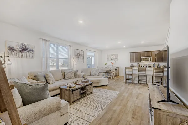$523,000 | 601 Ironwood Avenue, Oswego, IL 60543
