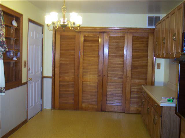 8828 Day Road Monroe, MI 48162 - Photo 10 of 14 20097433-9.JPG