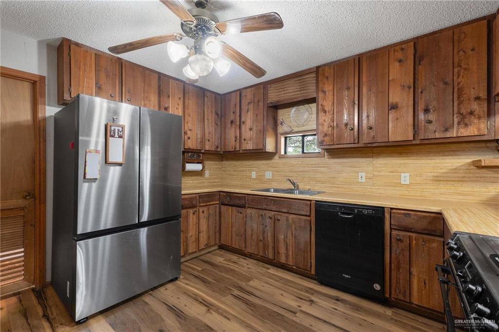 401 South Parker Road La Feria, TX 78559 - Photo 8 of 34