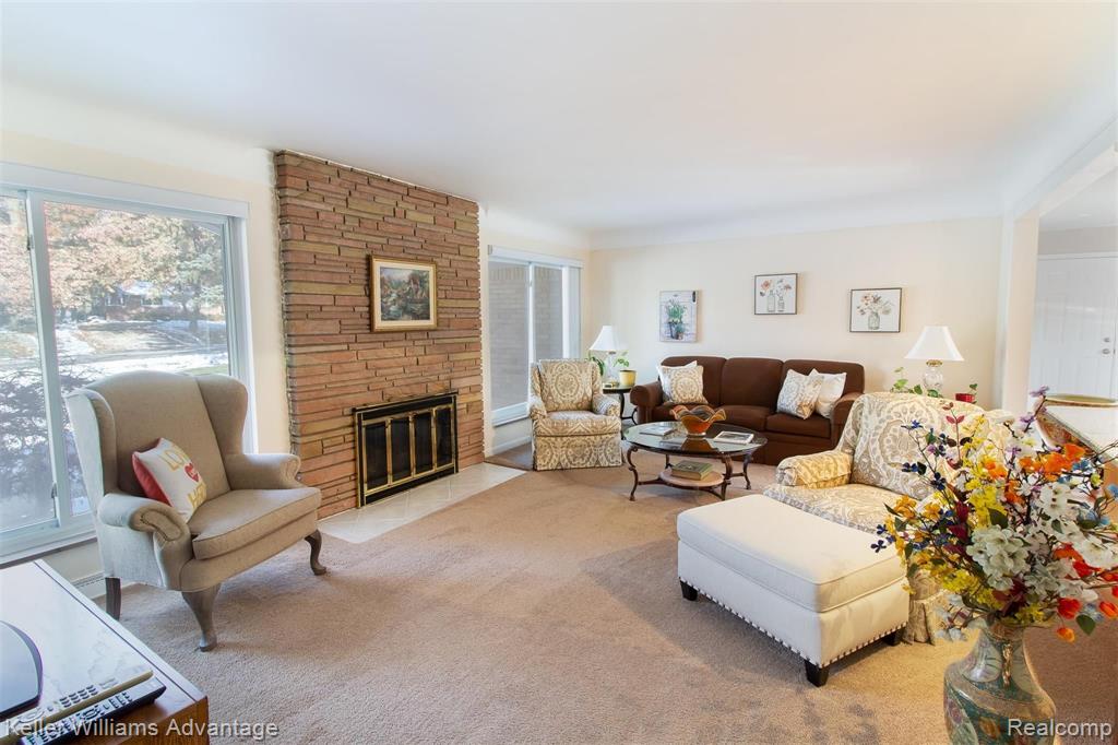 36221 West Lyman Road Farmington Hills, MI 48331 - Photo 3 of 32