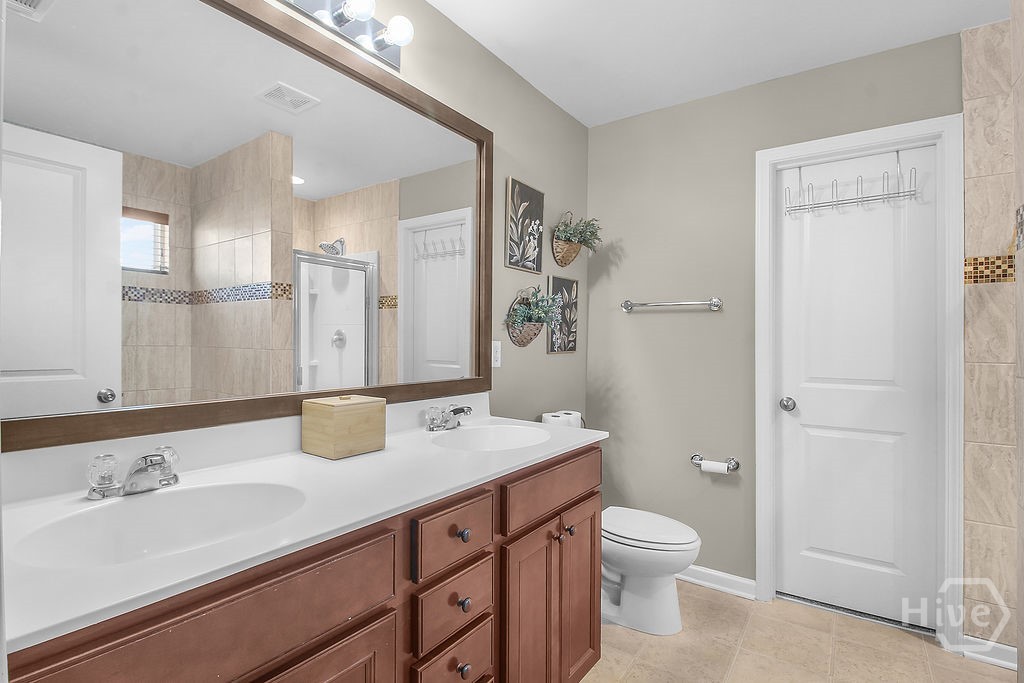 153 Hamilton Grove Drive Pooler, GA 31322 - Photo 21 of 38 Primary Bath