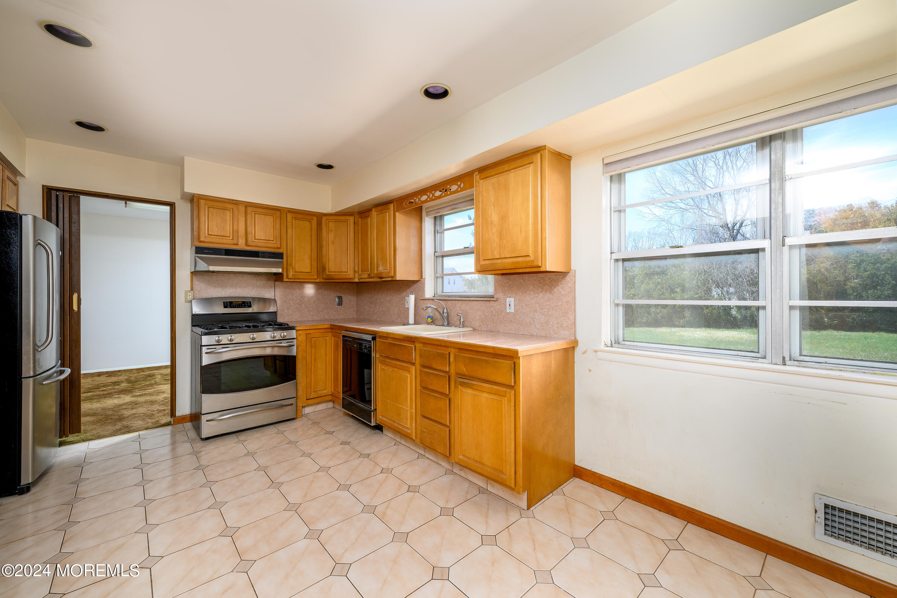 5 Windsor Road Howell, NJ 07731 - Photo 10 of 51 5 Windsor Rd (9 of 51)