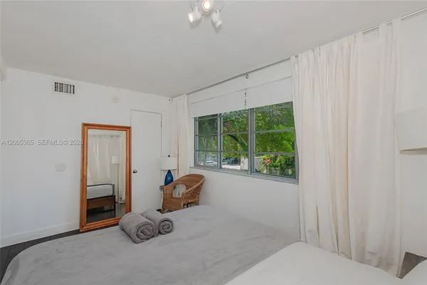 $4,500 | 1005 9th Street, Unit 2, Miami Beach, FL 33139