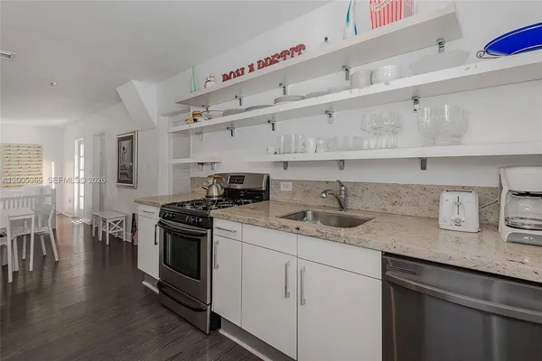 $4,500 | 1005 9th Street, Unit 2, Miami Beach, FL 33139