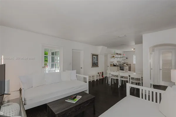 $4,500 | 1005 9th Street, Unit 2, Miami Beach, FL 33139