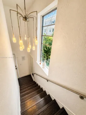 $4,500 | 1005 9th Street, Unit 2, Miami Beach, FL 33139