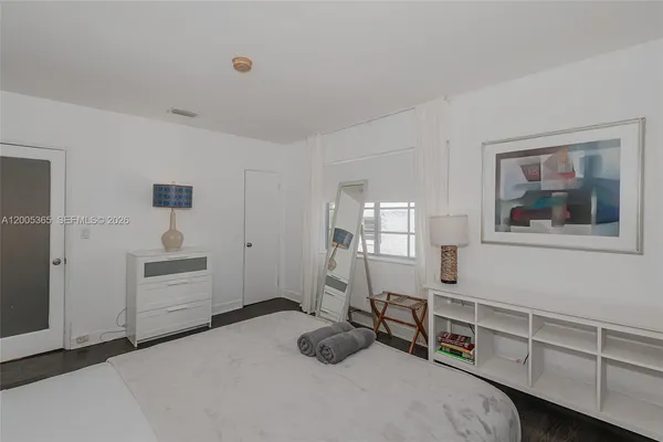 $4,500 | 1005 9th Street, Unit 2, Miami Beach, FL 33139