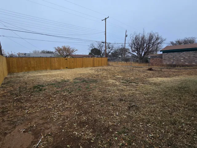 $950 | 2415 East 30th Street, Lubbock, TX 79404