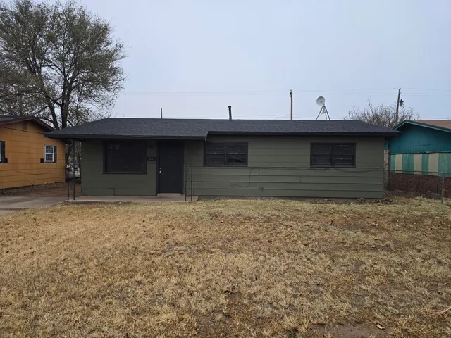 $950 | 2415 East 30th Street, Lubbock, TX 79404