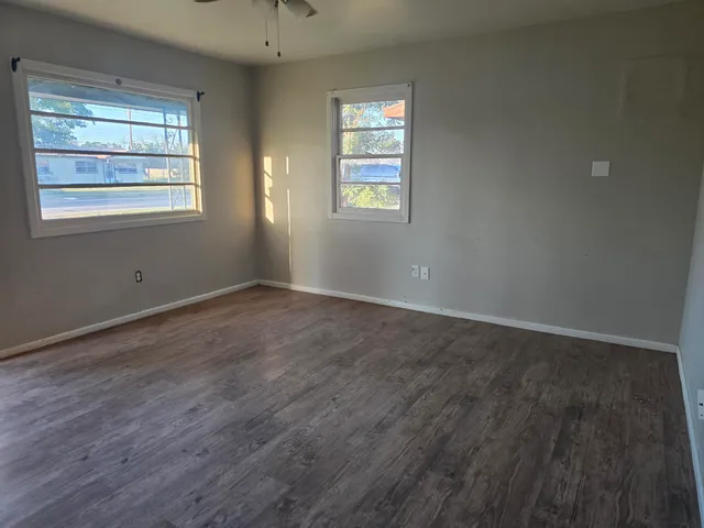 $950 | 2415 East 30th Street, Lubbock, TX 79404