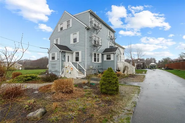 $2,250 | 310 Old Mill Lane, Unit 1, Portsmouth, RI 02871