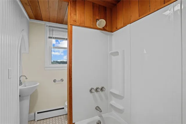 $2,250 | 310 Old Mill Lane, Unit 1, Portsmouth, RI 02871