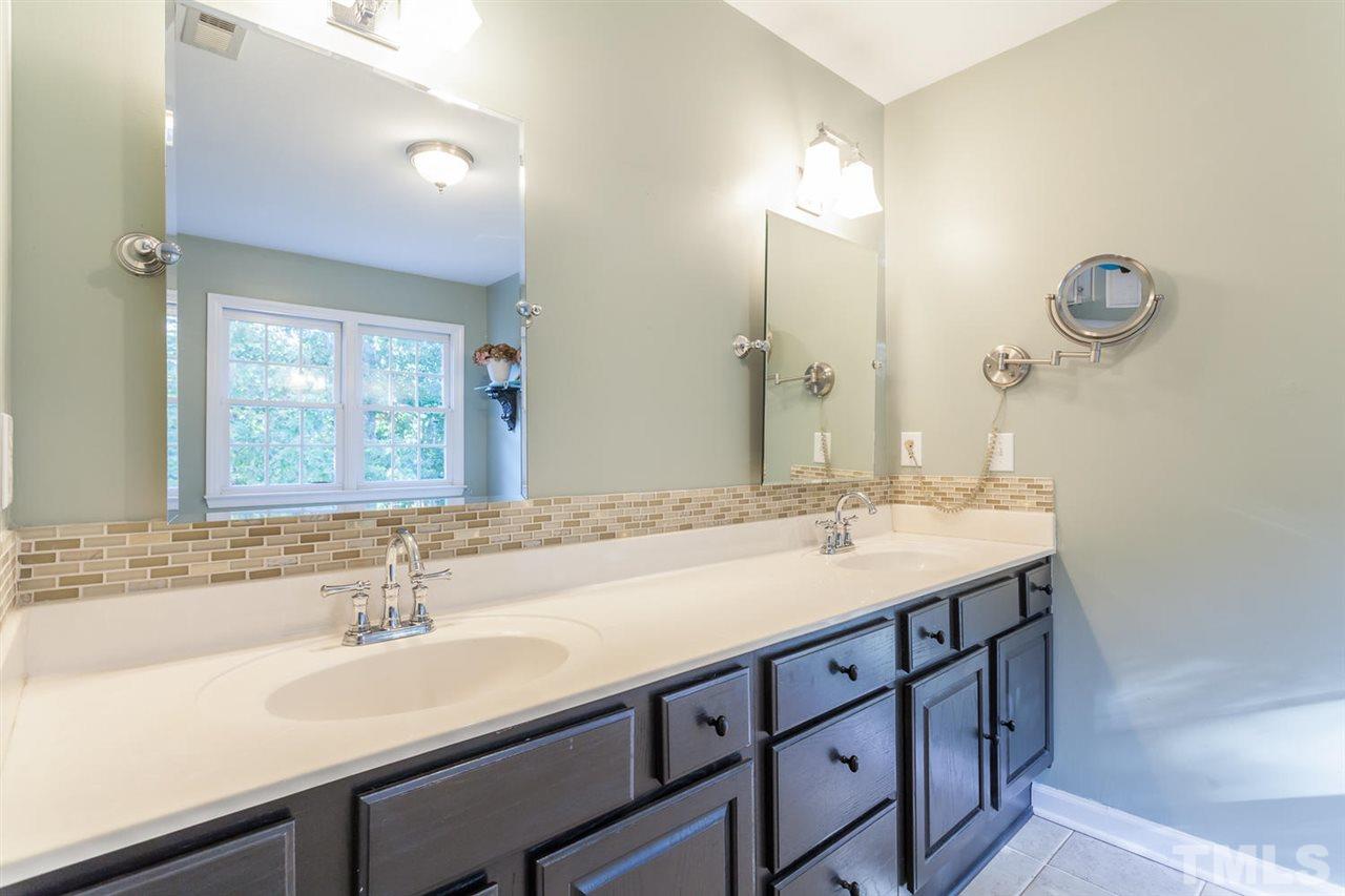 2112 Katesbridge Lane Raleigh, NC 27614 - Photo 16 of 25 Gallery Image 16