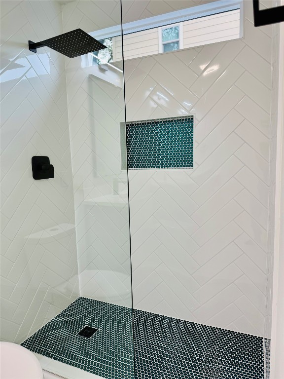 5013 Cana Cove, Unit B Austin, TX 78749 - Photo 18 of 25 a bathroom with a shower